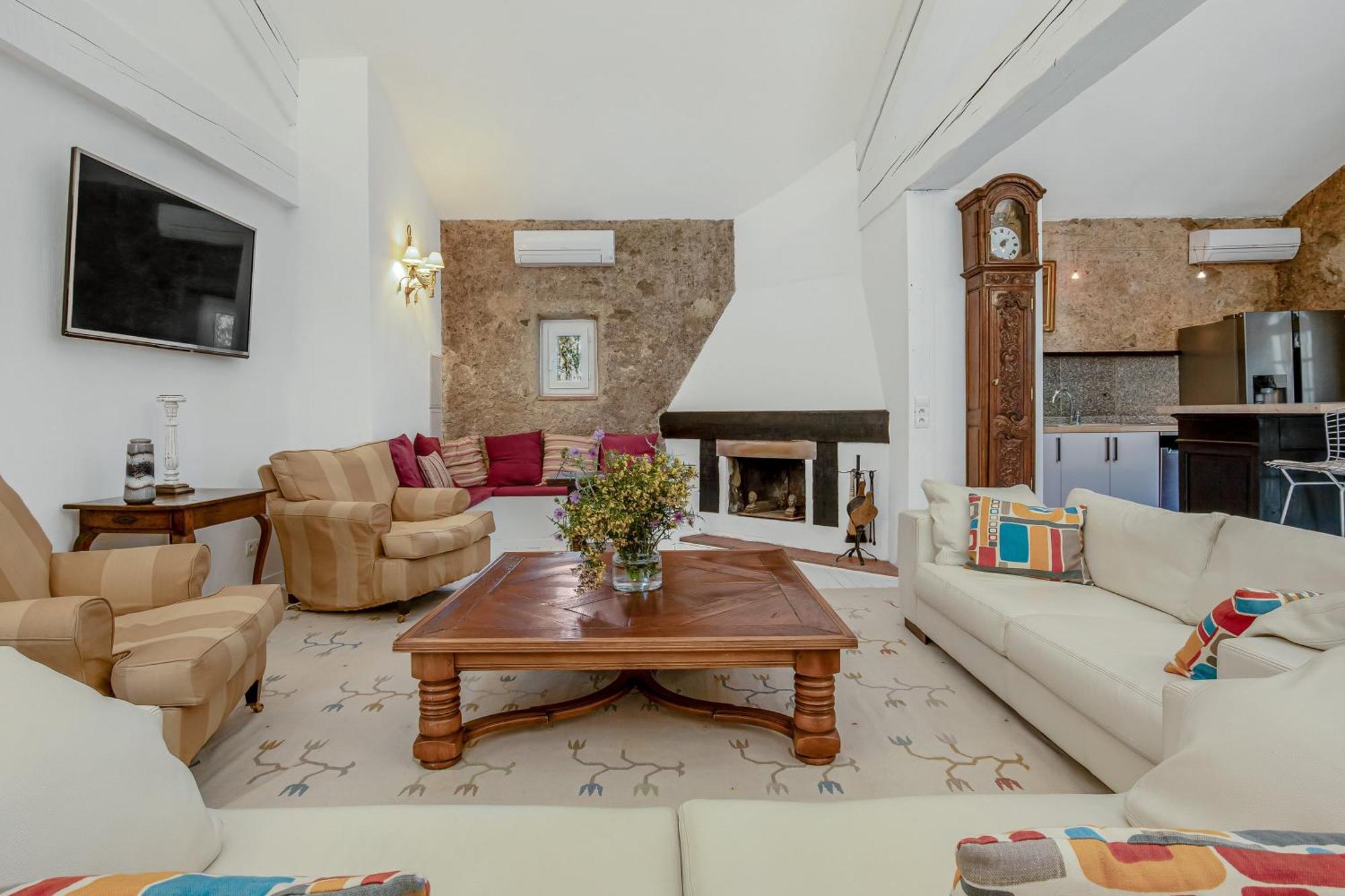 Chateau Hermitage De Combas 4* Servian