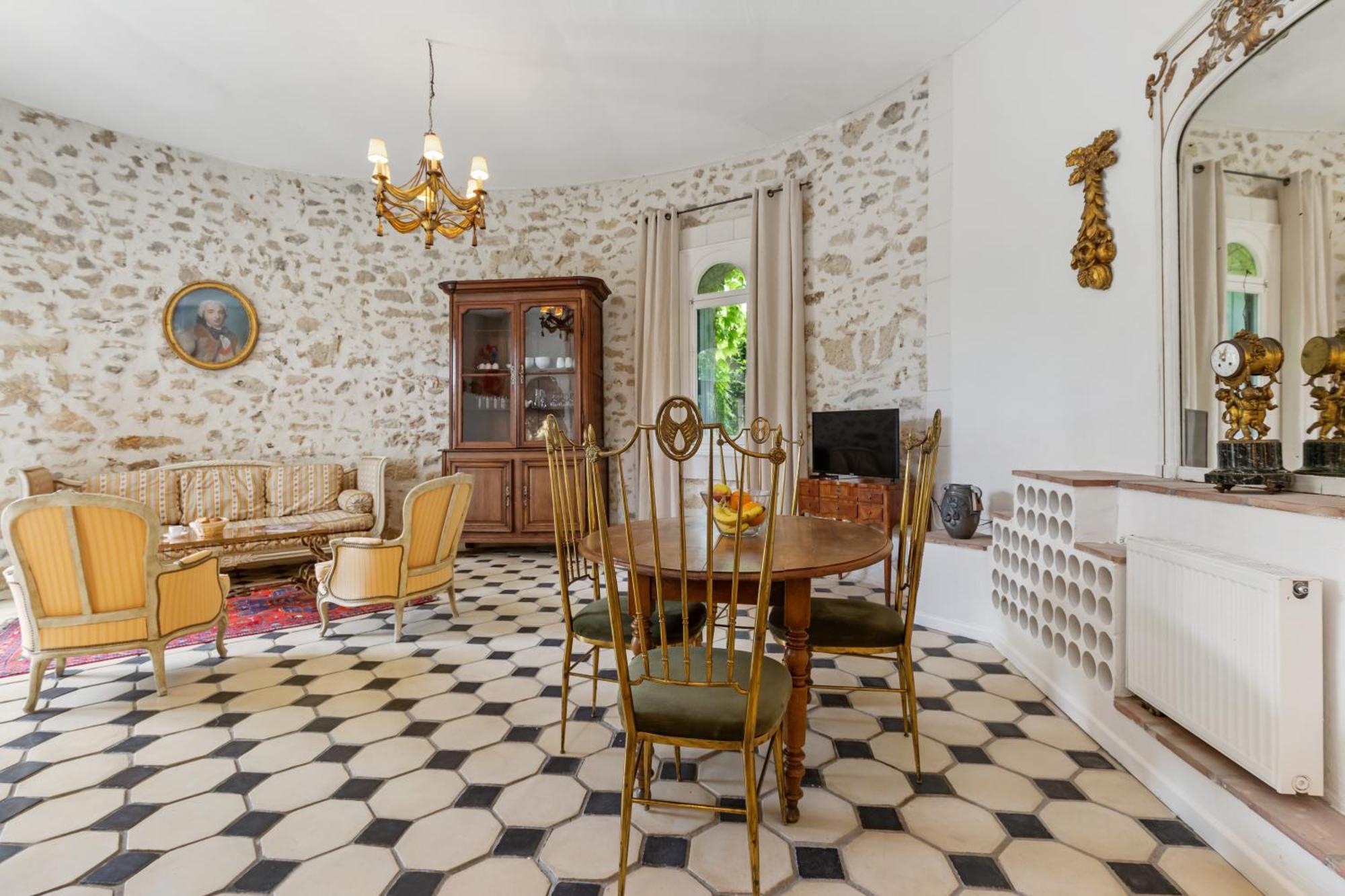 Chateau Hermitage De Combas Aparthotel
