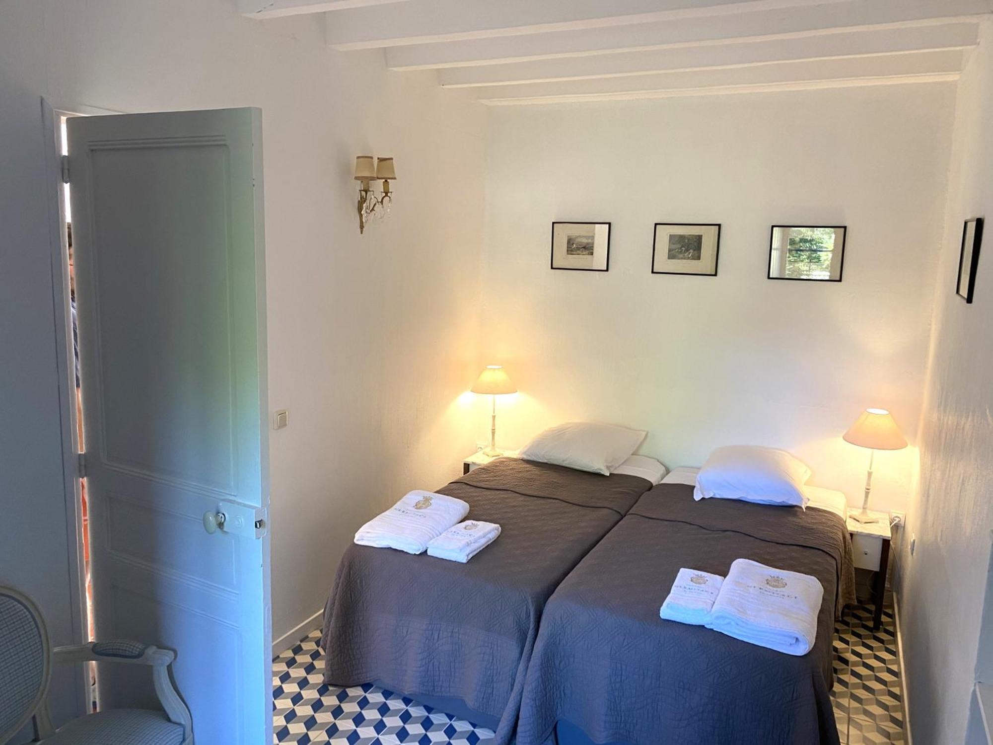 Chateau Hermitage De Combas 4*