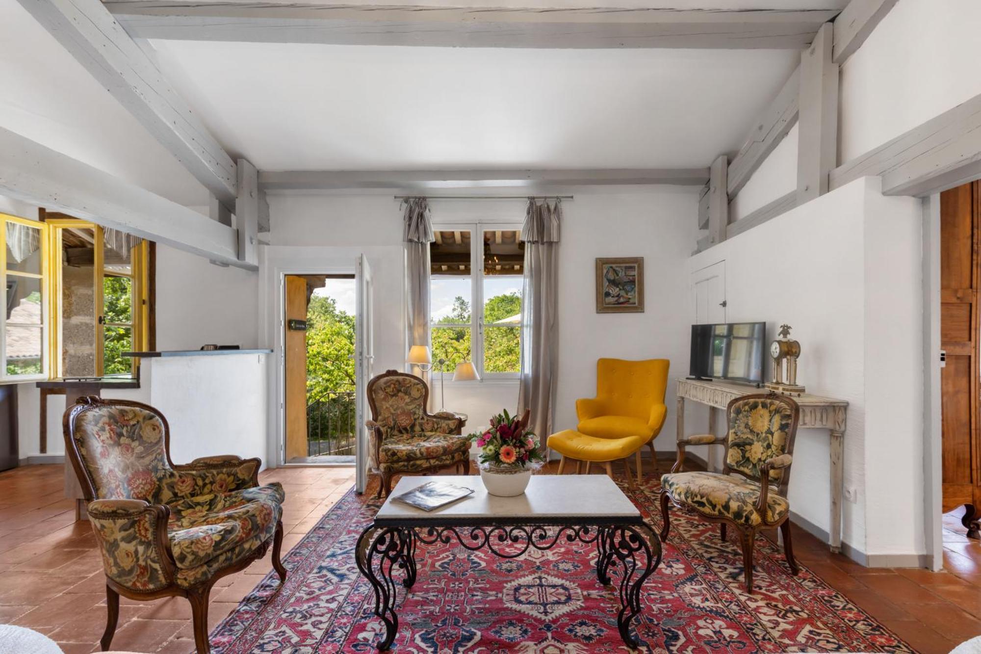 Chateau Hermitage De Combas Aparthotel Servian