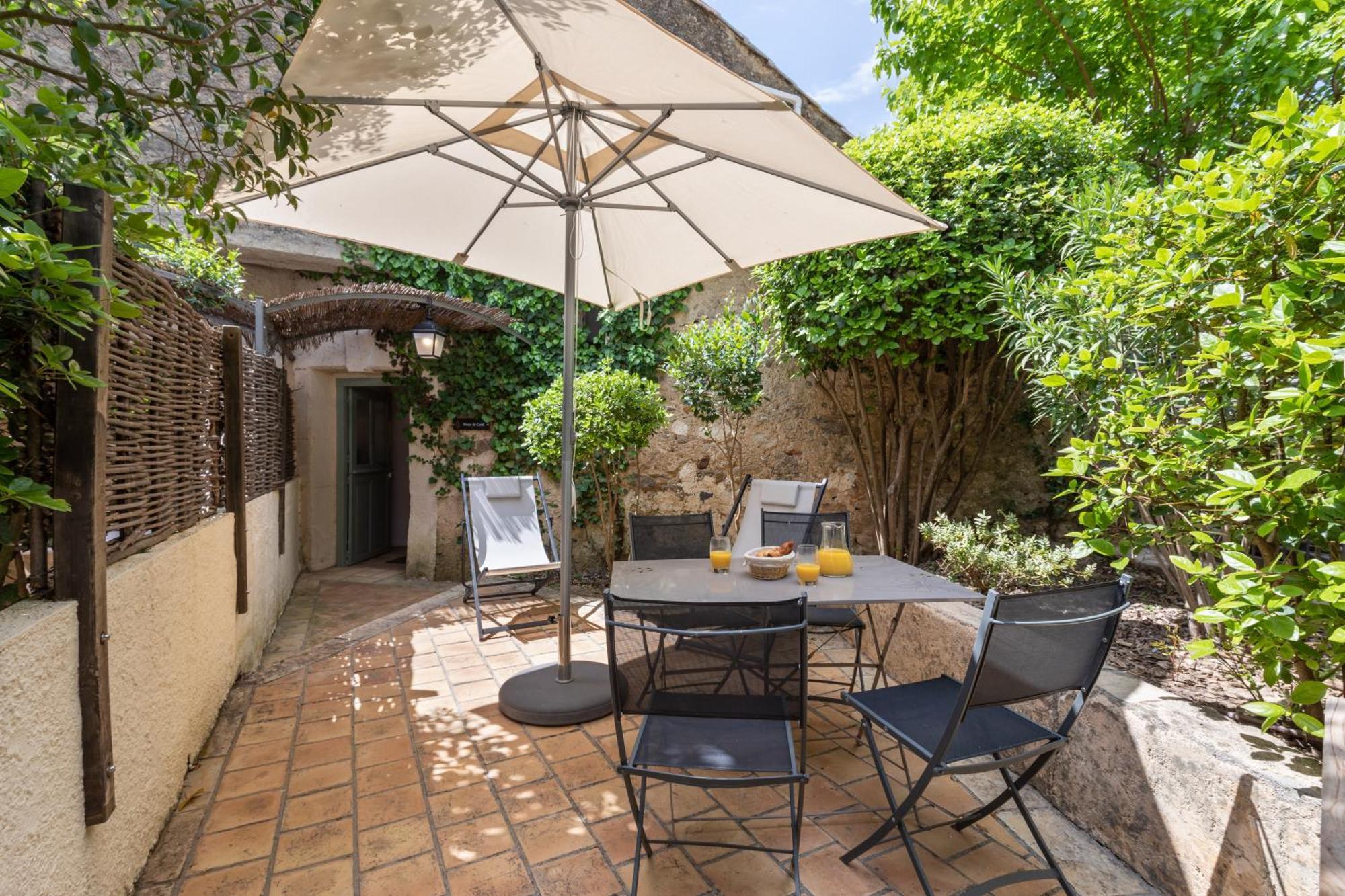 Chateau Hermitage De Combas Aparthotel Servian