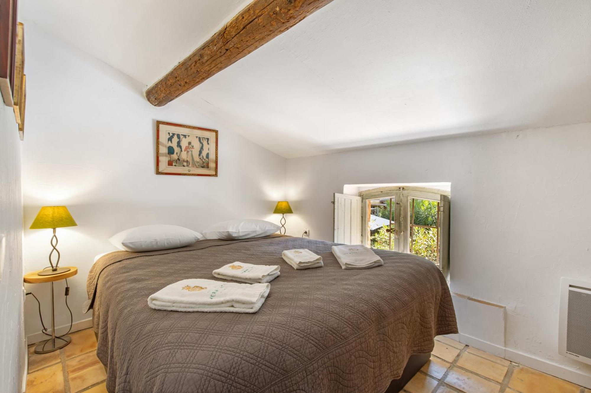 Chateau Hermitage De Combas Aparthotel