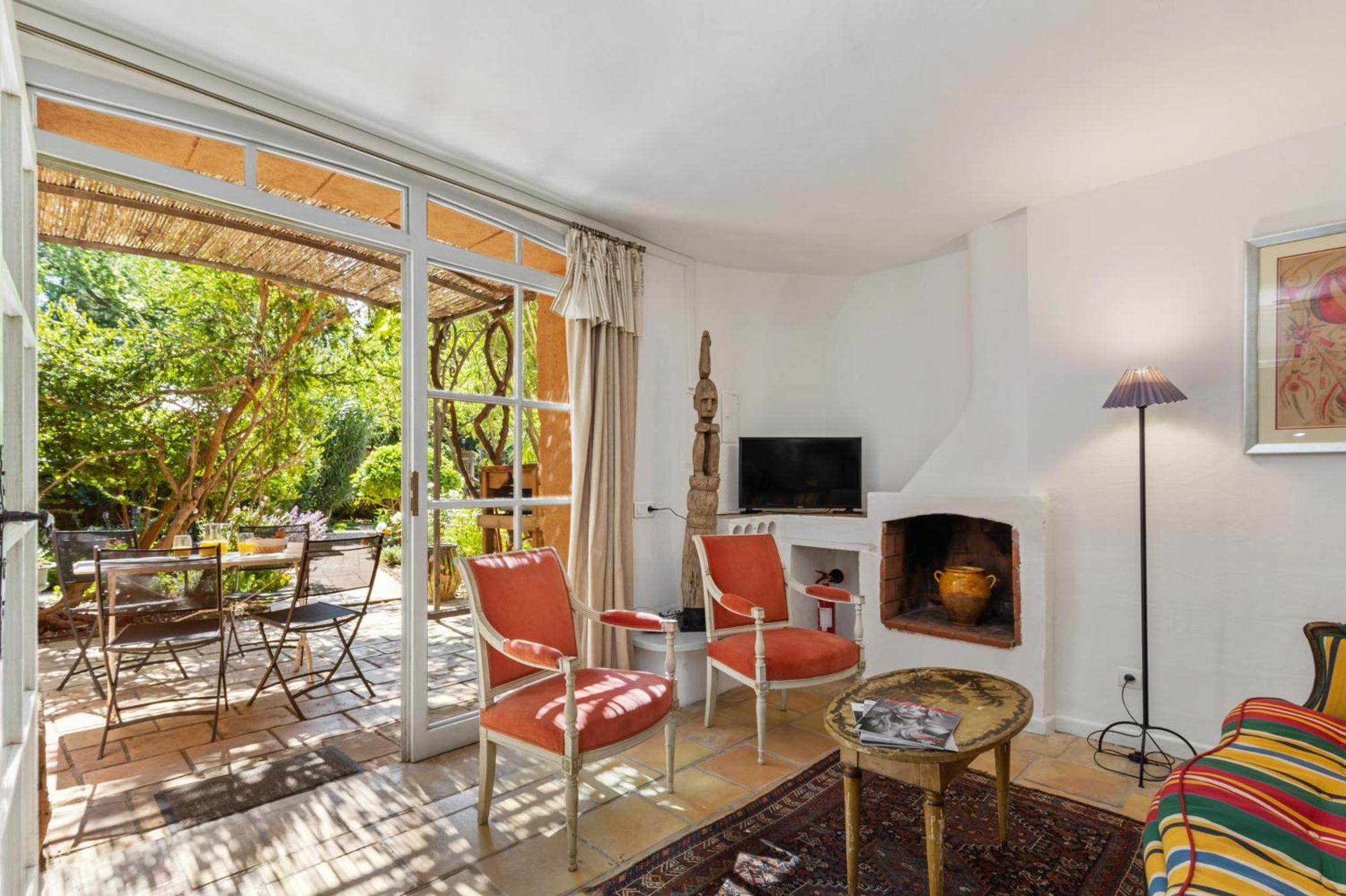 Chateau Hermitage De Combas Aparthotel Servian
